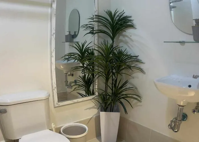 Hotel Trees Residences Tower 5 Unit 746